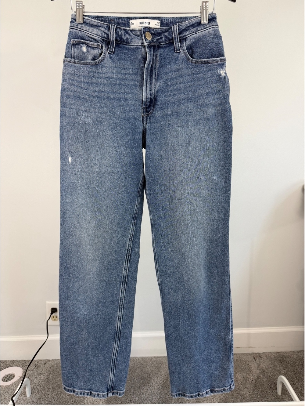 Hollister Ultra High Rise Dad Jeans Women’s W27 Regular Distressed Medium Wash